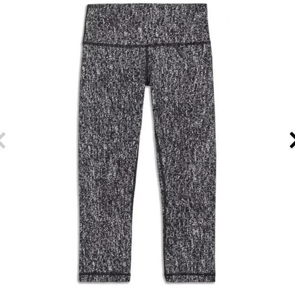 Lululemon 
Wunder Under High Rise Crop Leggings - Picture 6 of 7